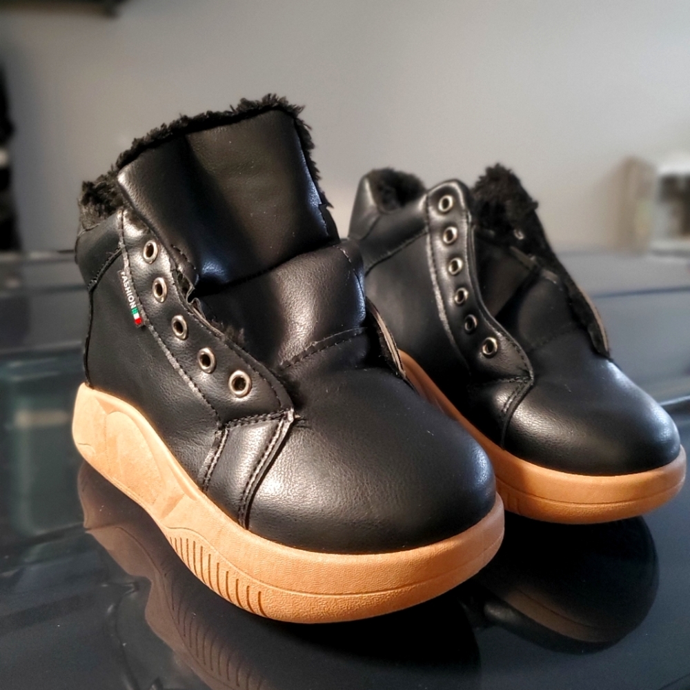 Big Kids Size 1 Winter Boots
